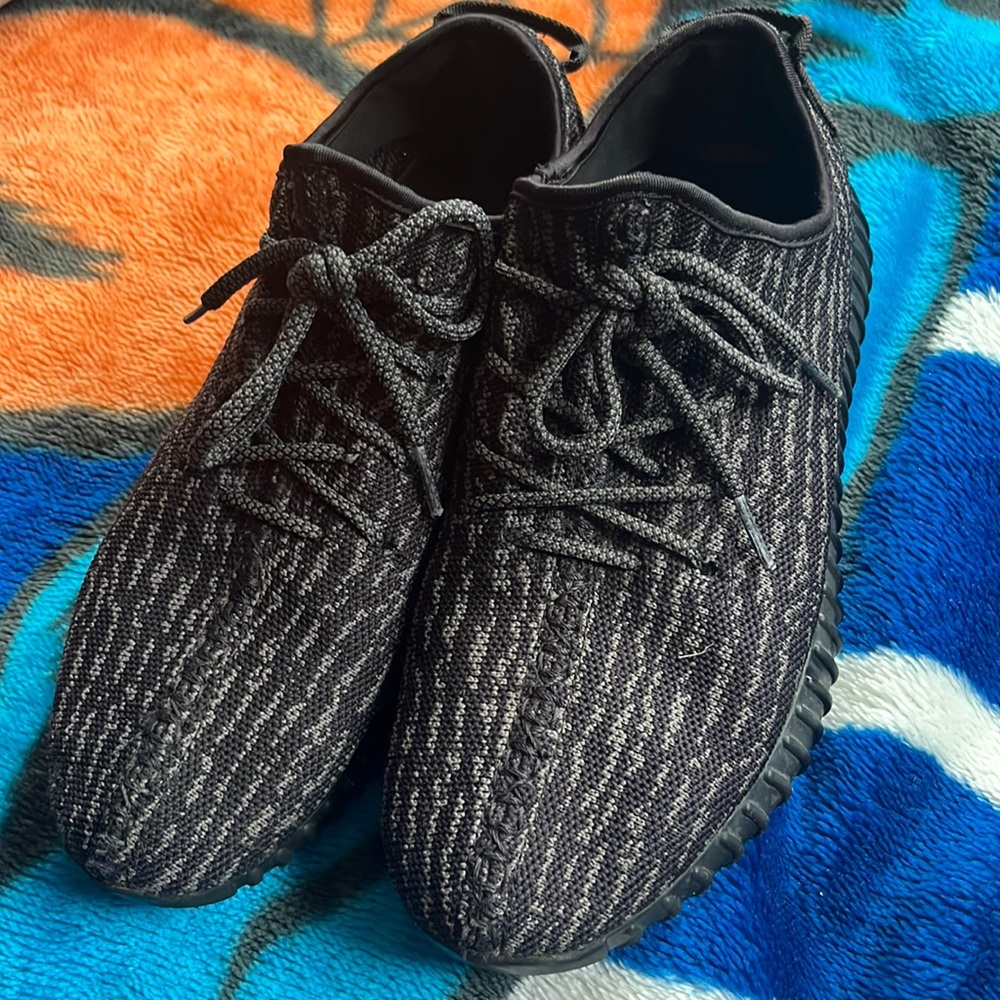 Yeezy 350 V1 USED